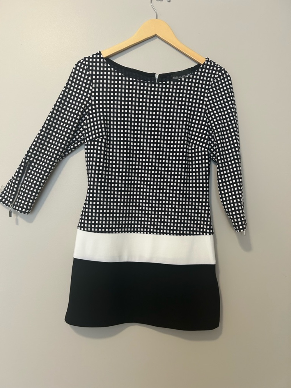 Frank Lyman Design Black and White Mini Dress with Contrast Band